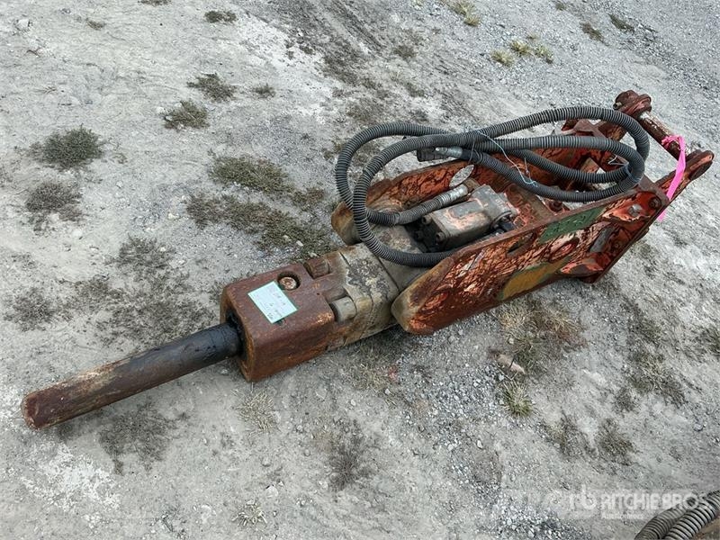 NPK GH-4 18 in Hydraulic Breaker Bourací kladiva / Sbíječky