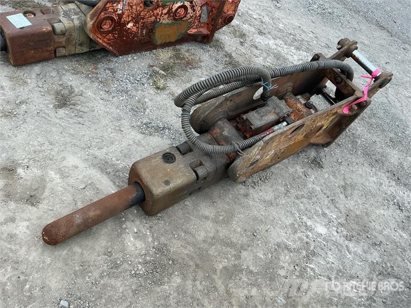 NPK GH-4 18 in Hydraulic Breaker Bourací kladiva / Sbíječky
