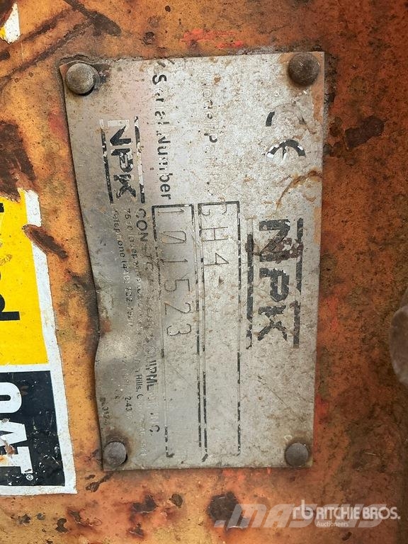 NPK GH-4 18 in Hydraulic Breaker Bourací kladiva / Sbíječky