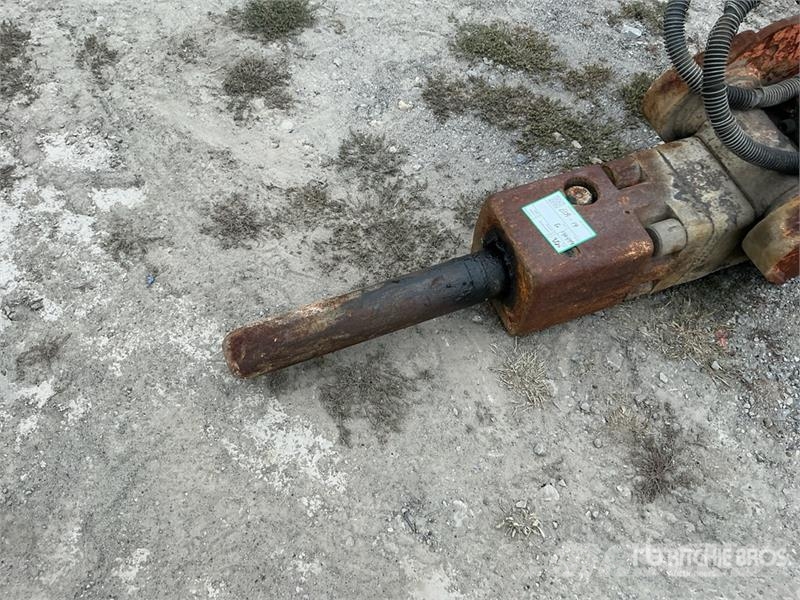 NPK GH-4 18 in Hydraulic Breaker Bourací kladiva / Sbíječky