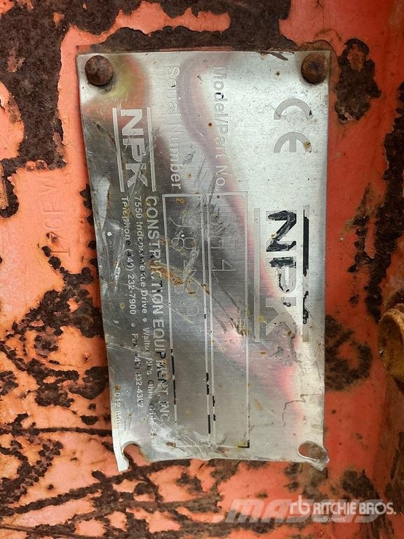 NPK GH-4 18 in Hydraulic Breaker Bourací kladiva / Sbíječky