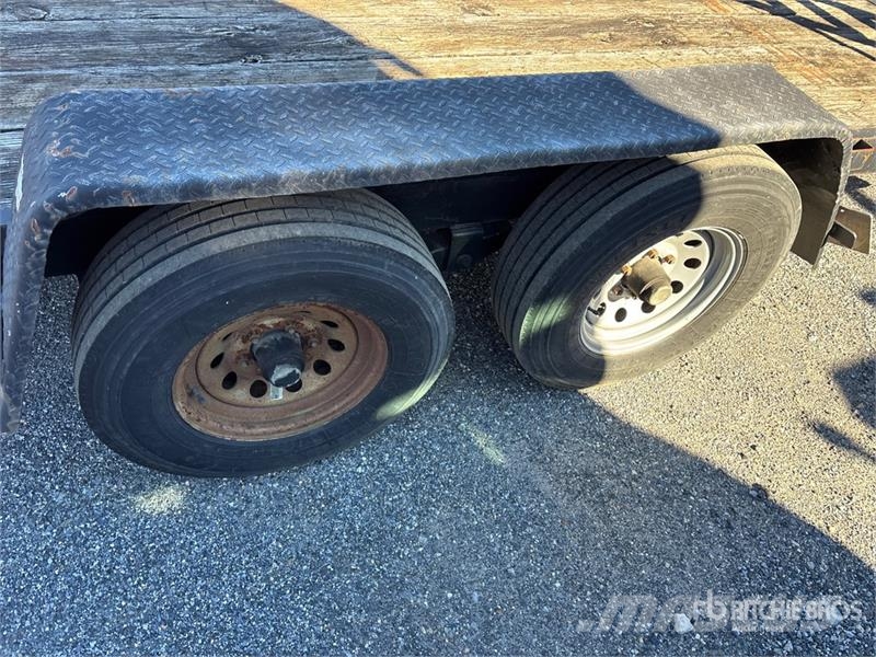 Pequea MP18 18 ft T/A Equipment Trailer Prívesy na prepravu automobilov