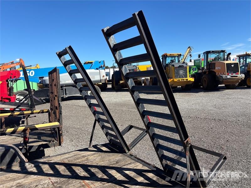 Pequea MP18 18 ft T/A Equipment Trailer Prívesy na prepravu automobilov