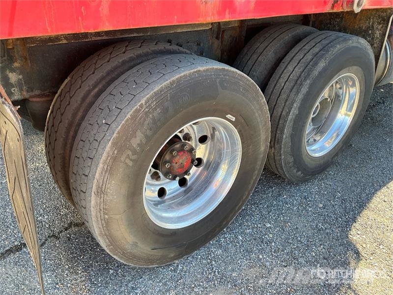 Peterbilt 330 شاحنات قلابة