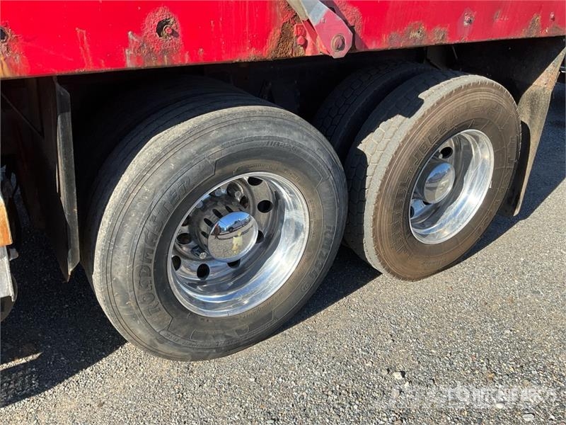 Peterbilt 330 شاحنات قلابة