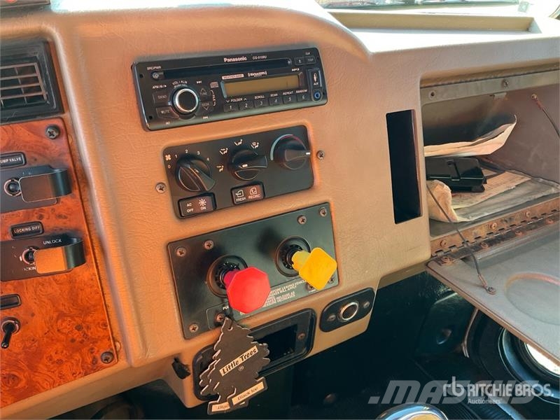 Peterbilt 330 شاحنات قلابة