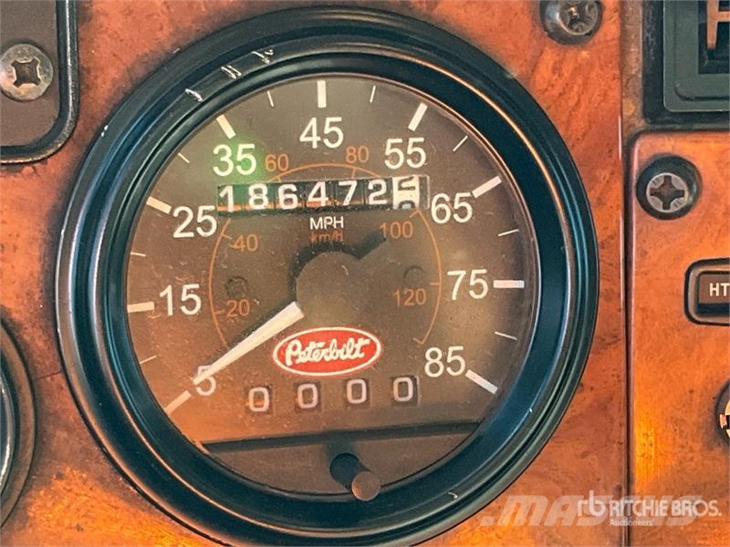 Peterbilt 330 Kiper tovornjaki