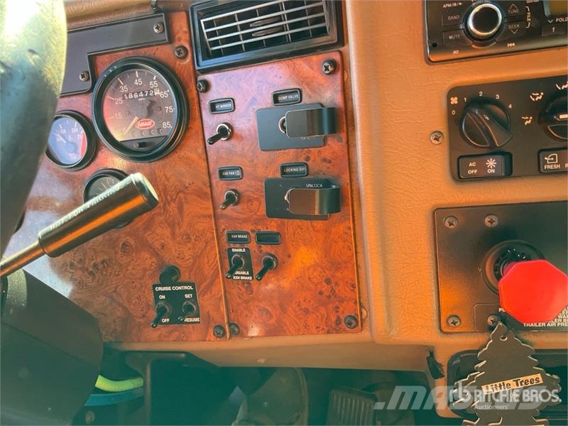 Peterbilt 330 شاحنات قلابة