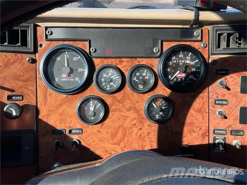 Peterbilt 335 Kiper tovornjaki