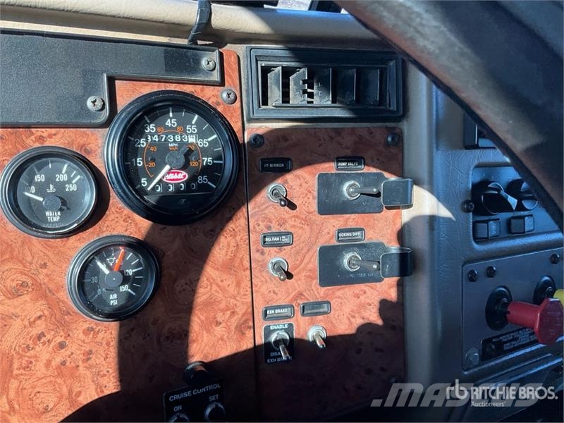 Peterbilt 335 Kiper tovornjaki