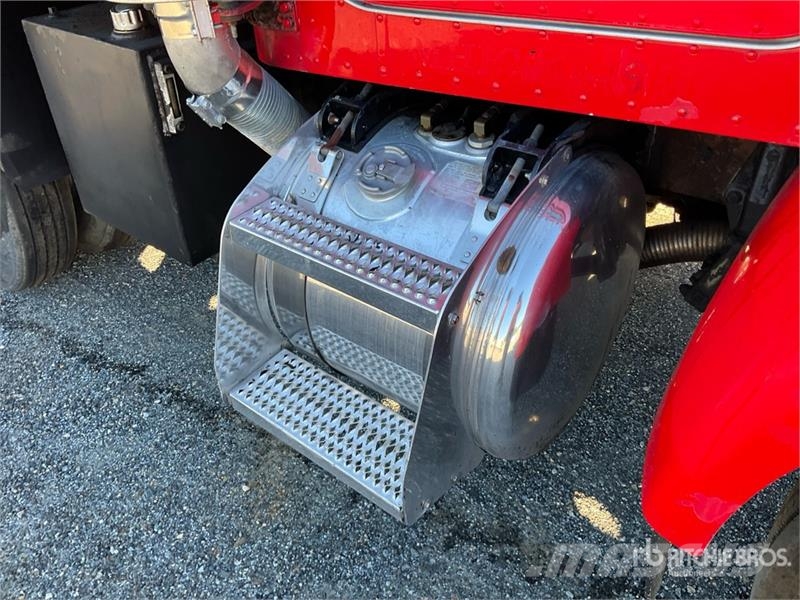 Peterbilt 335 Kiper tovornjaki