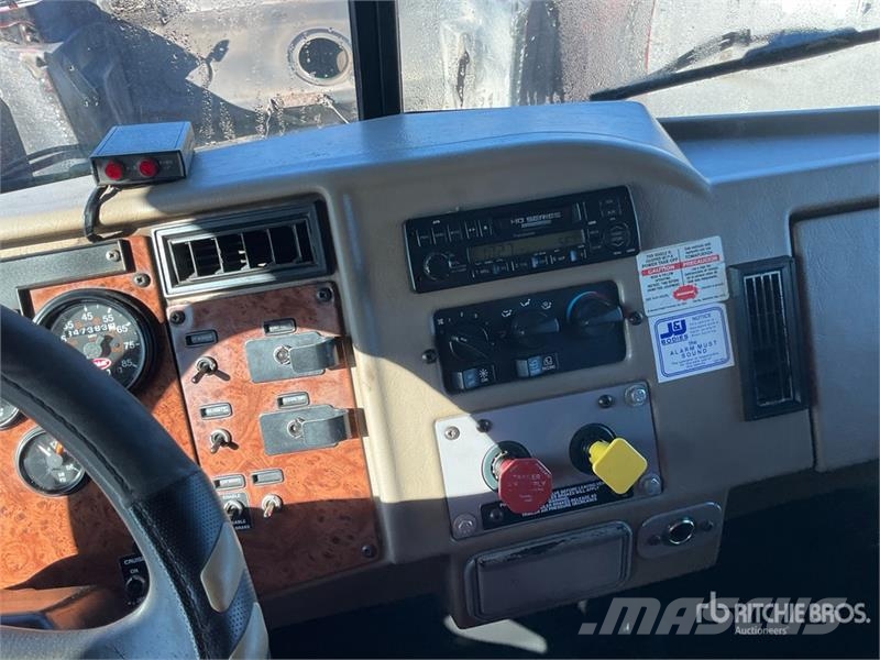 Peterbilt 335 Kiper tovornjaki