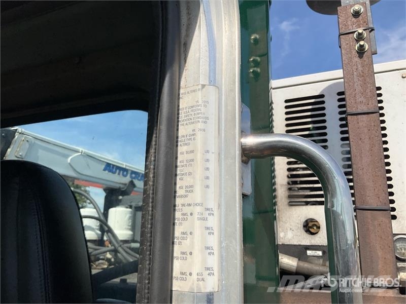 Peterbilt 335 4x2 Service Truck Комунальні автомобілі / автомобілі загального призначення
