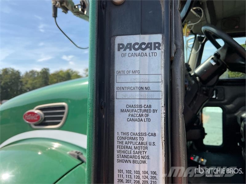 Peterbilt 335 4x2 Service Truck Комунальні автомобілі / автомобілі загального призначення