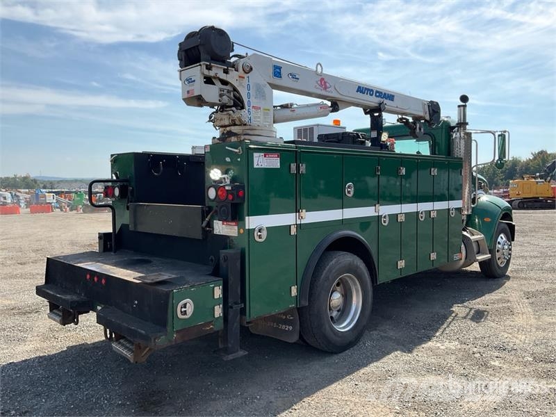 Peterbilt 335 4x2 Service Truck Комунальні автомобілі / автомобілі загального призначення