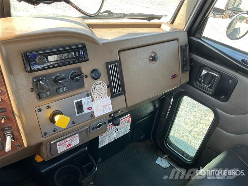 Peterbilt 335 4x2 Service Truck Комунальні автомобілі / автомобілі загального призначення