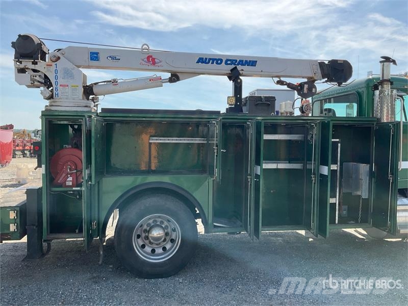 Peterbilt 335 4x2 Service Truck Комунальні автомобілі / автомобілі загального призначення