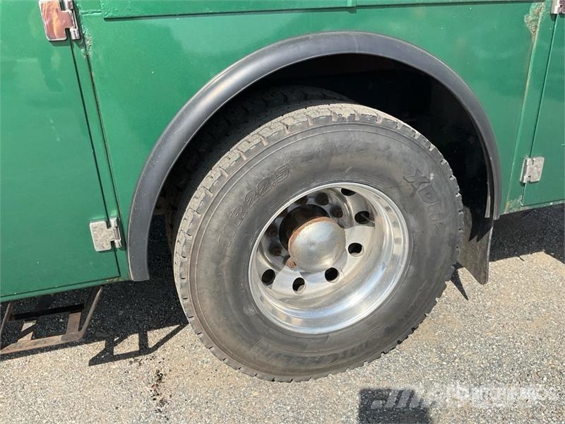 Peterbilt 335 4x2 Service Truck Комунальні автомобілі / автомобілі загального призначення