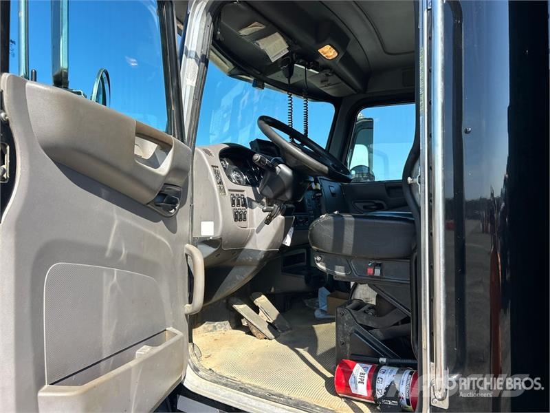 Peterbilt 337 4x2 S/A Dump Truck ダンプ