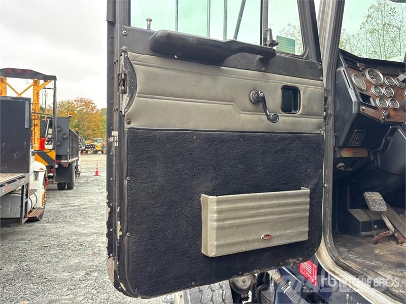 Peterbilt 357 Cabines