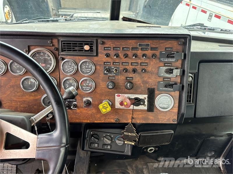 Peterbilt 357 Cabines