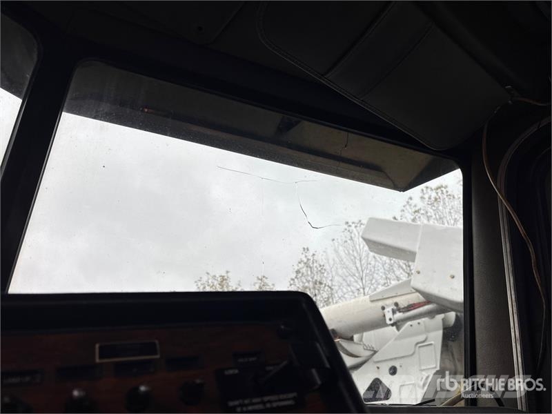 Peterbilt 357 Cabines