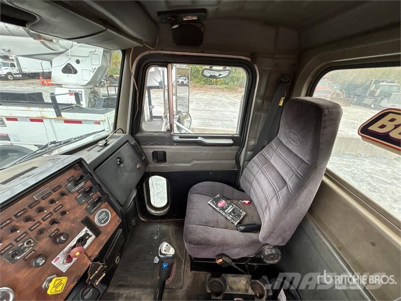 Peterbilt 357 Cabines