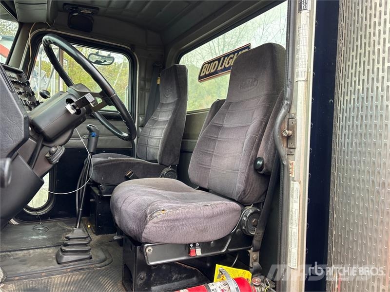 Peterbilt 357 Cabines