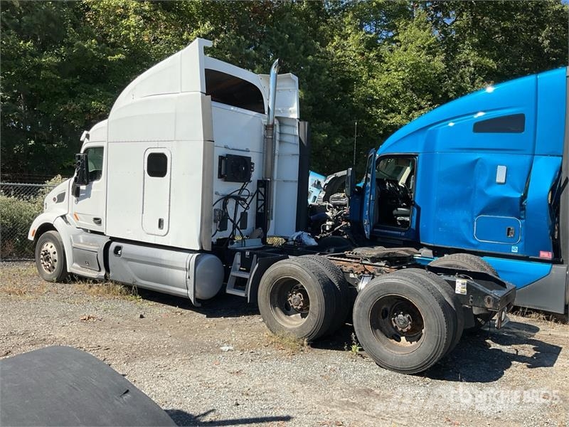 Peterbilt 579 Trekkers
