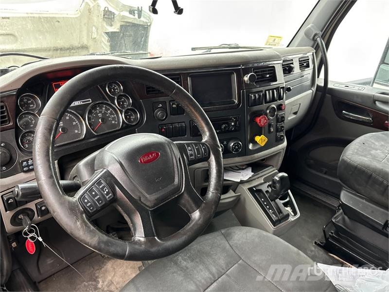 Peterbilt 579 Prime Movers