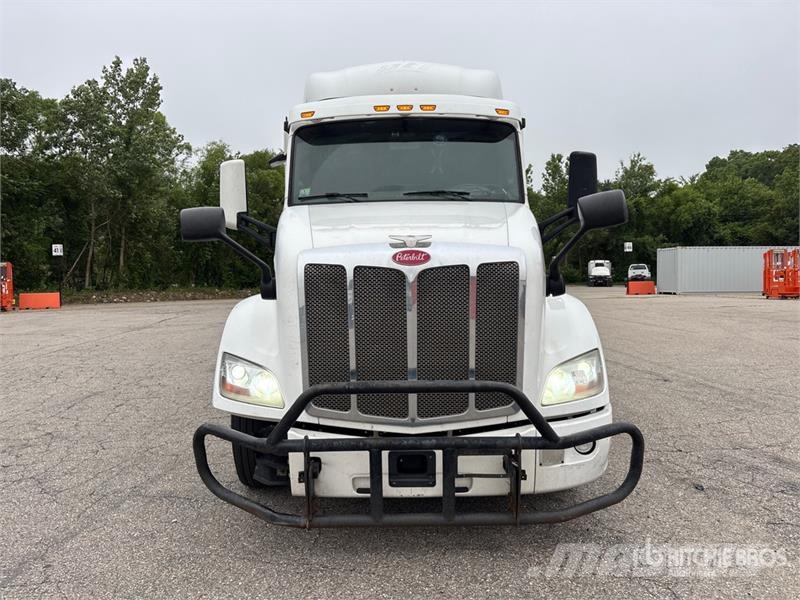 Peterbilt 579 Prime Movers