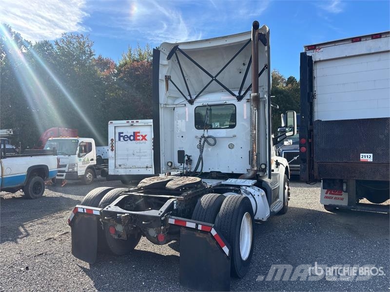 Peterbilt 579 4x2 S/A Day Cab Truck Tractor (Inoperable) Dragbilar