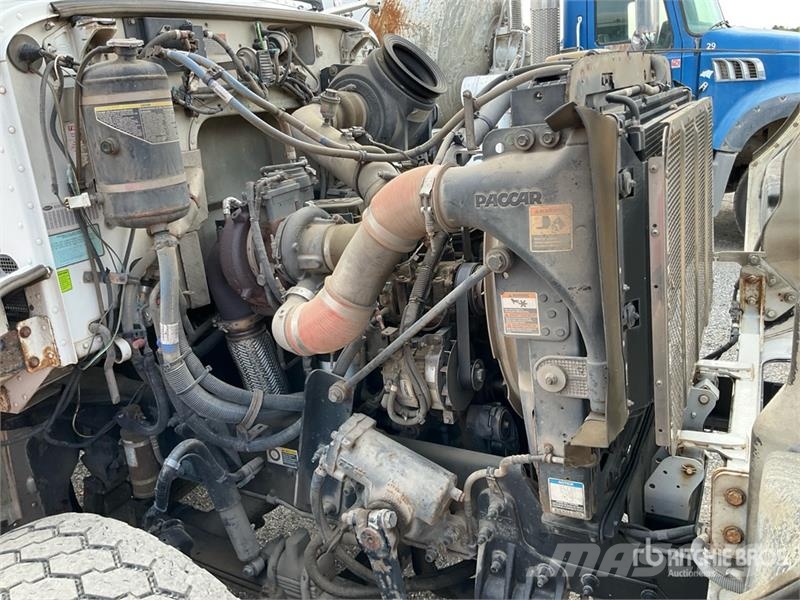 Peterbilt 900A 26 ton Straight Boom on Peterbilt 348 8x4 Boo Araç üzeri vinçler