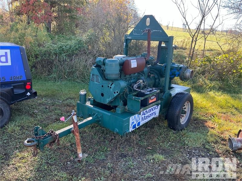Pioneer Trailer-Mounted Water Pump Bombas de agua
