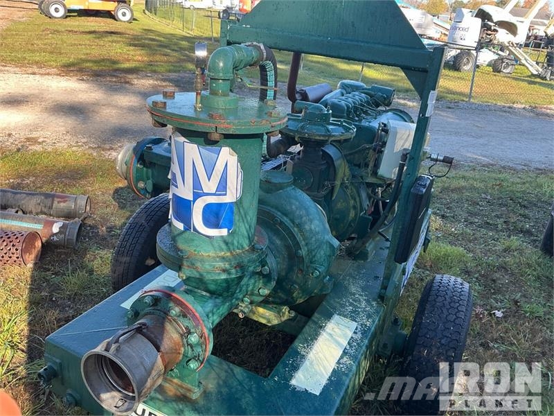 Pioneer Trailer-Mounted Water Pump Bombas de agua