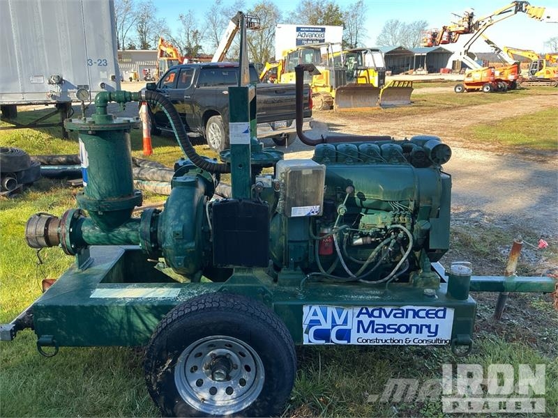 Pioneer Trailer-Mounted Water Pump Bombas de agua