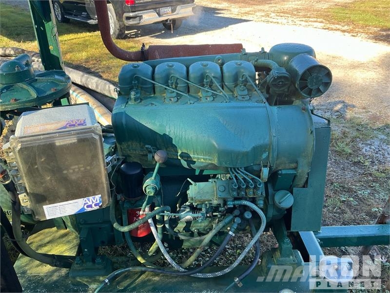 Pioneer Trailer-Mounted Water Pump Bombas de agua