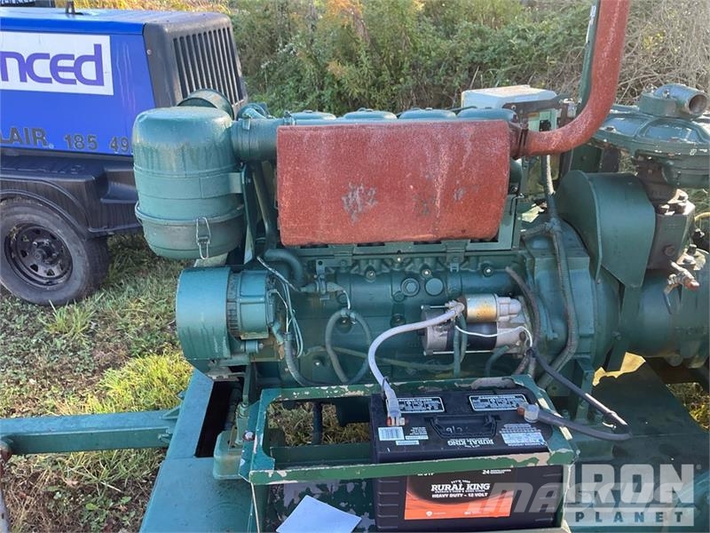 Pioneer Trailer-Mounted Water Pump Bombas de agua