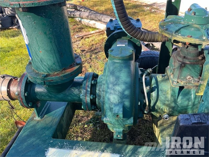 Pioneer Trailer-Mounted Water Pump Bombas de agua