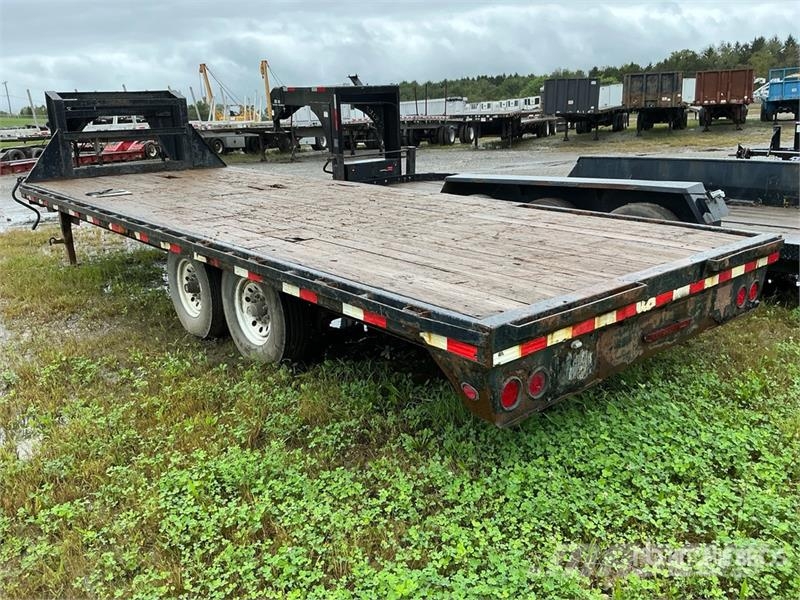 PJ Trailers Trailers 22 ft T/A Gooseneck Equipment Tr Car carrier