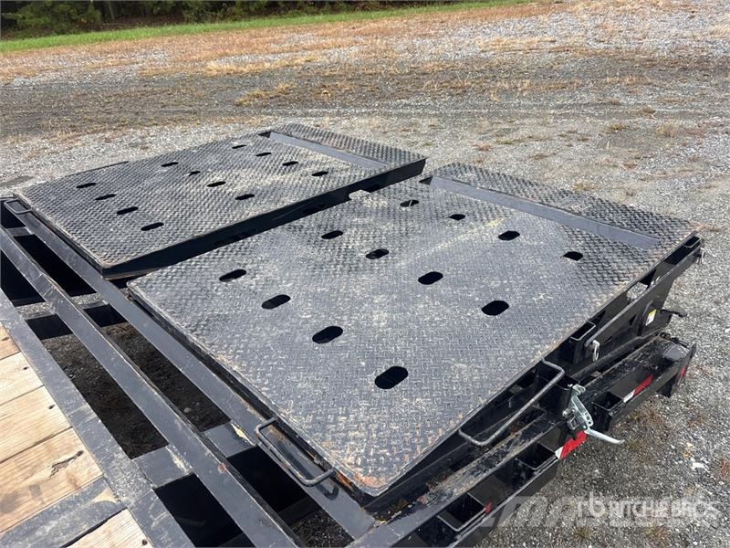 PJ Trailers Trailers 39 ft T/A Gooseneck Equipment Tr Rimorchio per il trasporto di veicoli