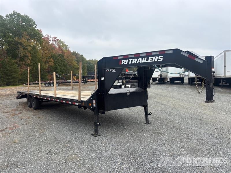 PJ Trailers Trailers 39 ft T/A Gooseneck Equipment Tr Rimorchio per il trasporto di veicoli