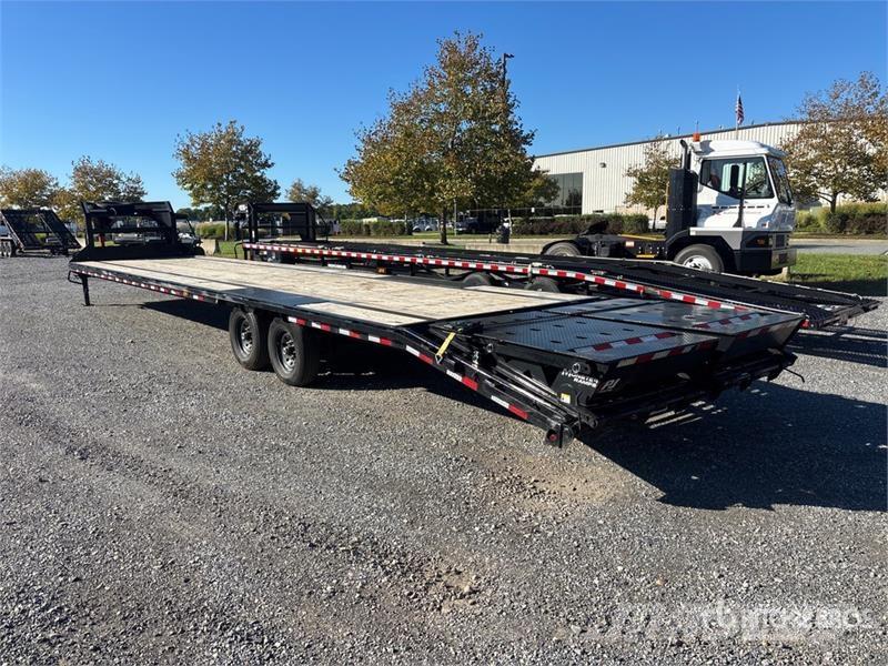 PJ Trailers Trailers Ls402 49 ft T/A Gooseneck Equipm Rimorchio per il trasporto di veicoli