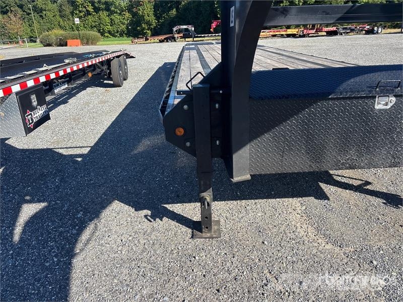 PJ Trailers Trailers Ls402 49 ft T/A Gooseneck Equipm Rimorchio per il trasporto di veicoli