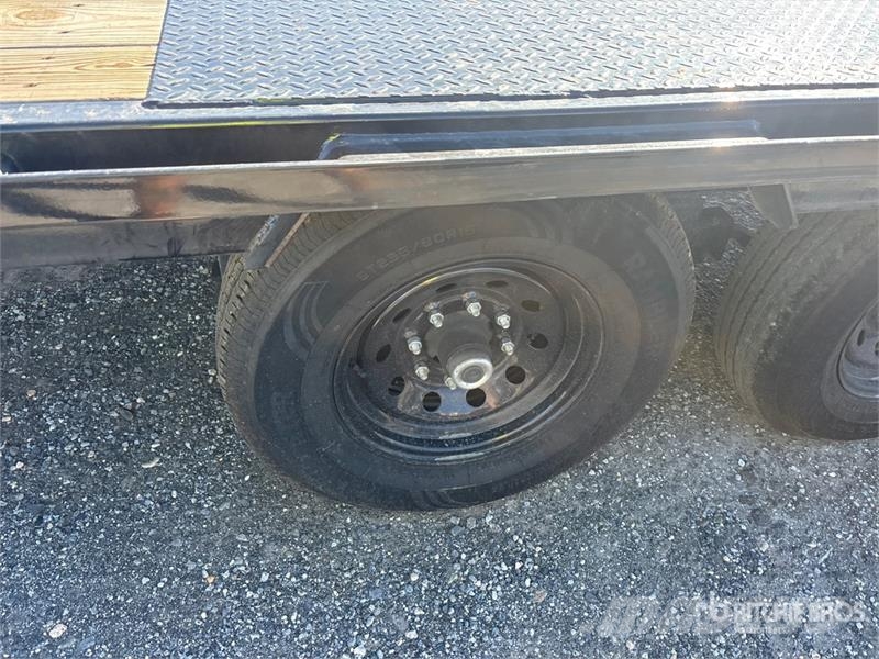 PJ Trailers Trailers Ls402 49 ft T/A Gooseneck Equipm Rimorchio per il trasporto di veicoli