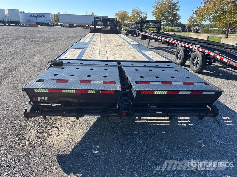 PJ Trailers Trailers Ls402 49 ft T/A Gooseneck Equipm Rimorchio per il trasporto di veicoli