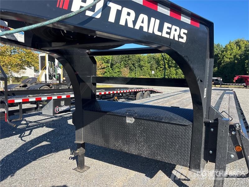 PJ Trailers Trailers Ls402 49 ft T/A Gooseneck Equipm Rimorchio per il trasporto di veicoli