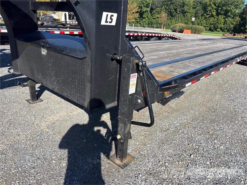 PJ Trailers Trailers Ls402 49 ft T/A Gooseneck Equipm Rimorchio per il trasporto di veicoli