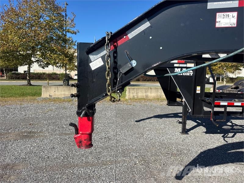 PJ Trailers Trailers Ls402 49 ft T/A Gooseneck Equipm Rimorchio per il trasporto di veicoli