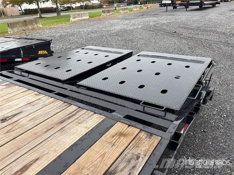 PJ Trailers Trailers LS402 49 ft T/A Gooseneck Equipm Prikolice za autotransportere